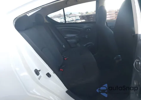 2015 Nissan Versa 1.6 S+ z USA, uszkodzony, nr VIN 3N1CN7AP8FL879930